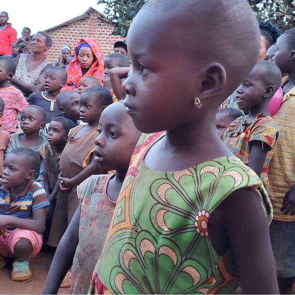 🙏 Meet your Posher, Coast2Coast Missions🌍 - Picture 5 of 14